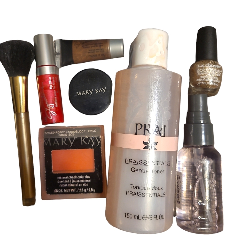 Makeup Bundle Mary Kay NWT